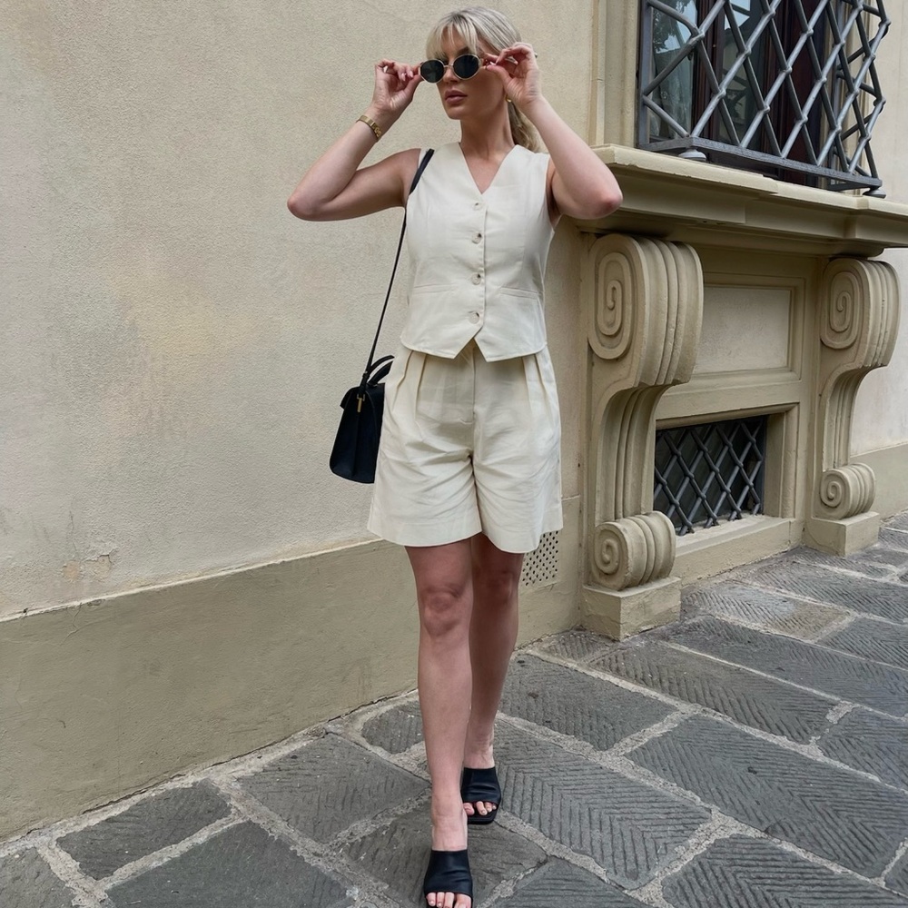 Ivory linen vest short set - Picture 2 of 4